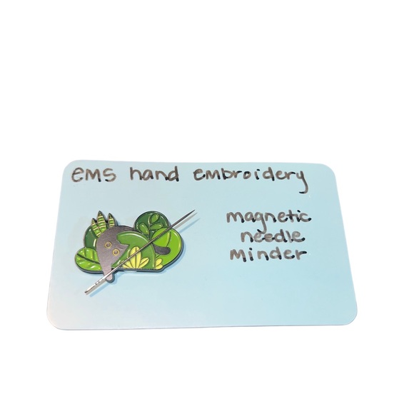 Black Cat in Plants Magnetic Needle Minder Handmade - Picture 2 of 4